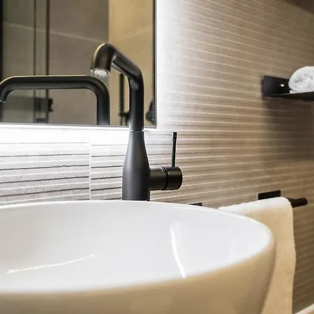 Amo Apartment- Design & Balcone -residenza Alfieri *